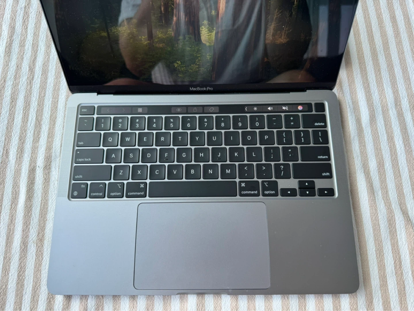 Apple MacBook Pro 13-inch - photo 2