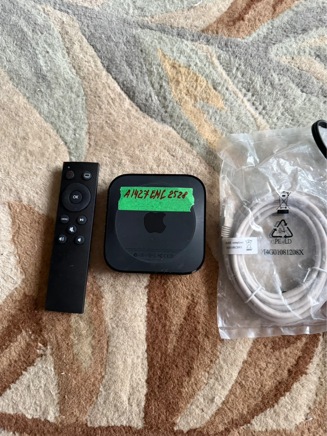 Apple TV 3rd Gen A1427 Remote HDMI Ethernet Full Set - photo 3