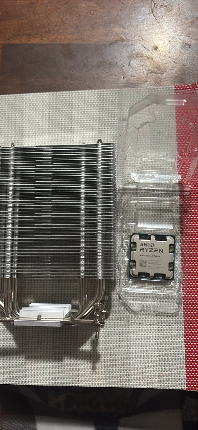 AMD Ryzen 5 7600X CPU and Cooler - photo 3