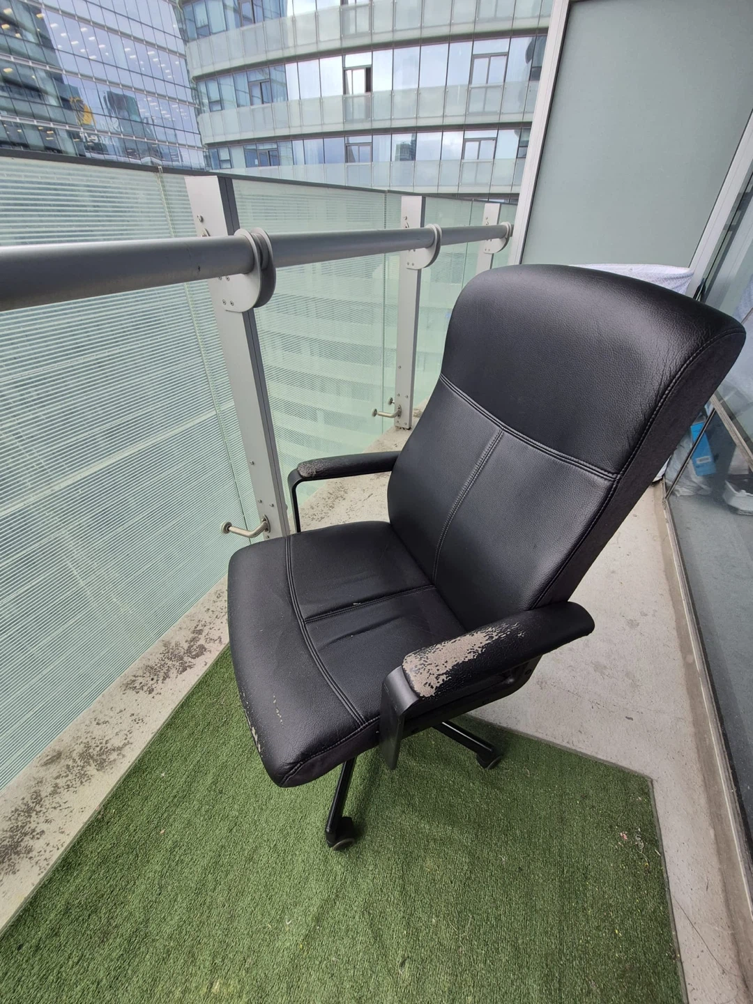 Black Office Chair - photo 2