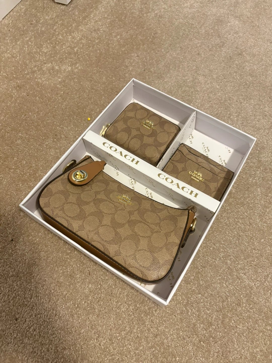 Coach Signature 3-Piece Accessory Set - photo 5