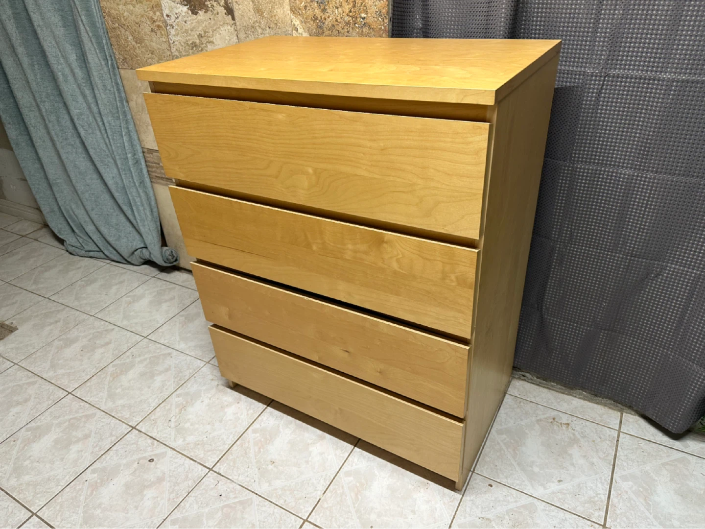 IKEA 4-Drawers Dresser - excellent condition