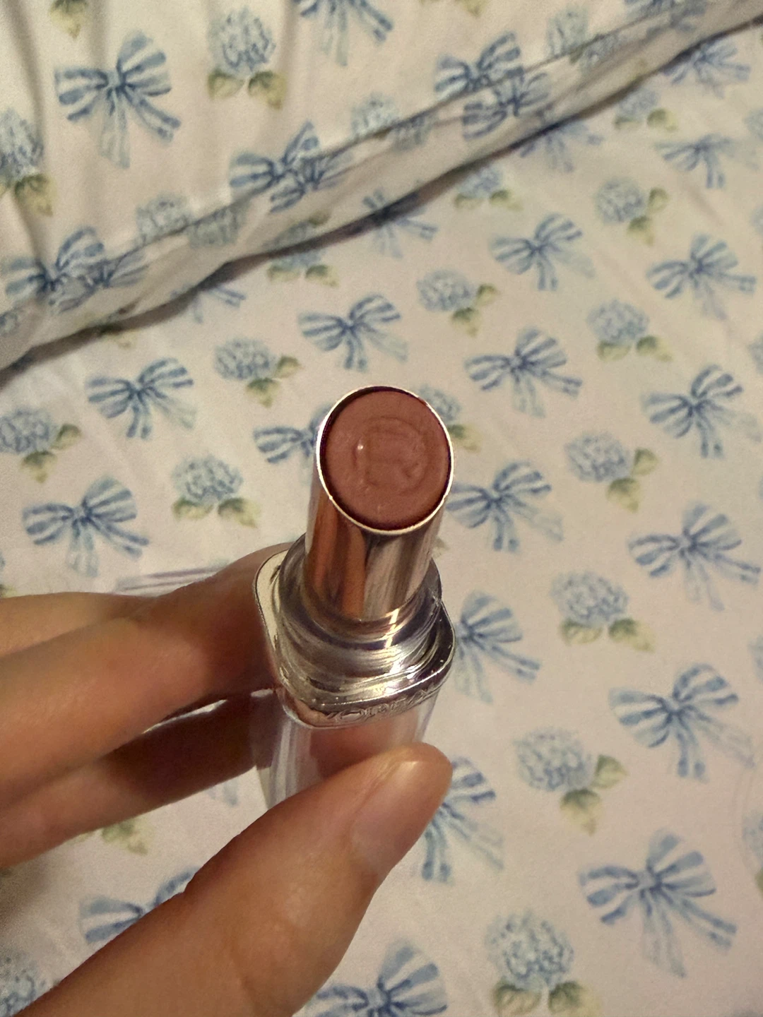 L’Oréal Paris Glow Paradise Balm-in-Lipstick - 180 Beige Eden - photo 3
