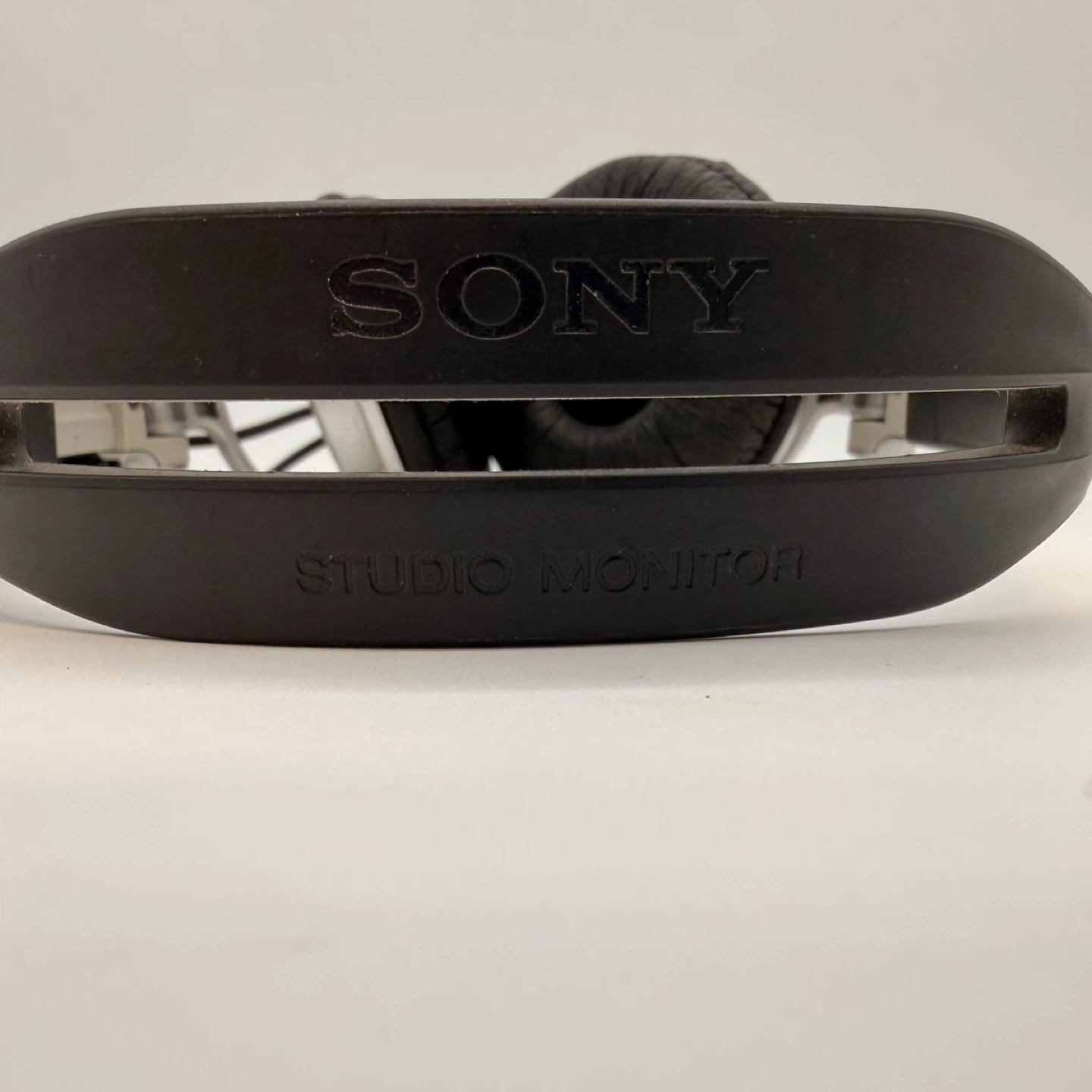 Sony MDR-V300 Studio Monitor Headphones - photo 4