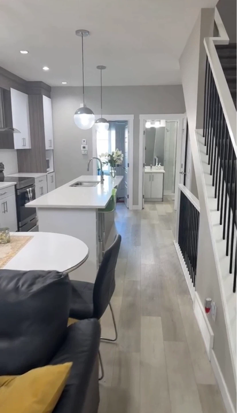 3 Beds 3 Baths - Townhouse