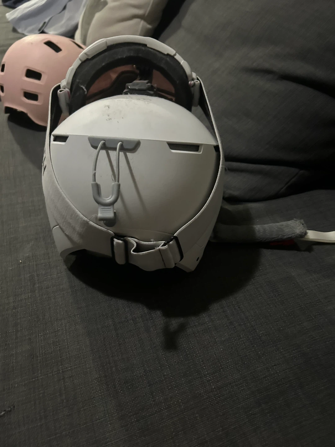Barley used ski halmet and googles - photo 2