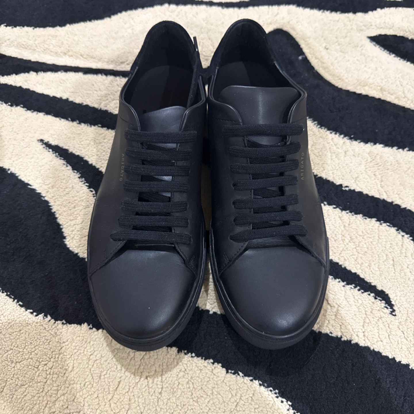 ARIGATO Black Leather Low-Top Sneakers