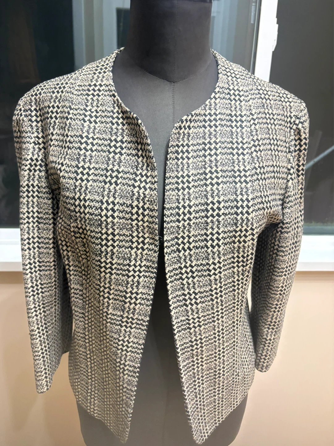 Vintage Black & White Patterned Blazer with Pleated Detail