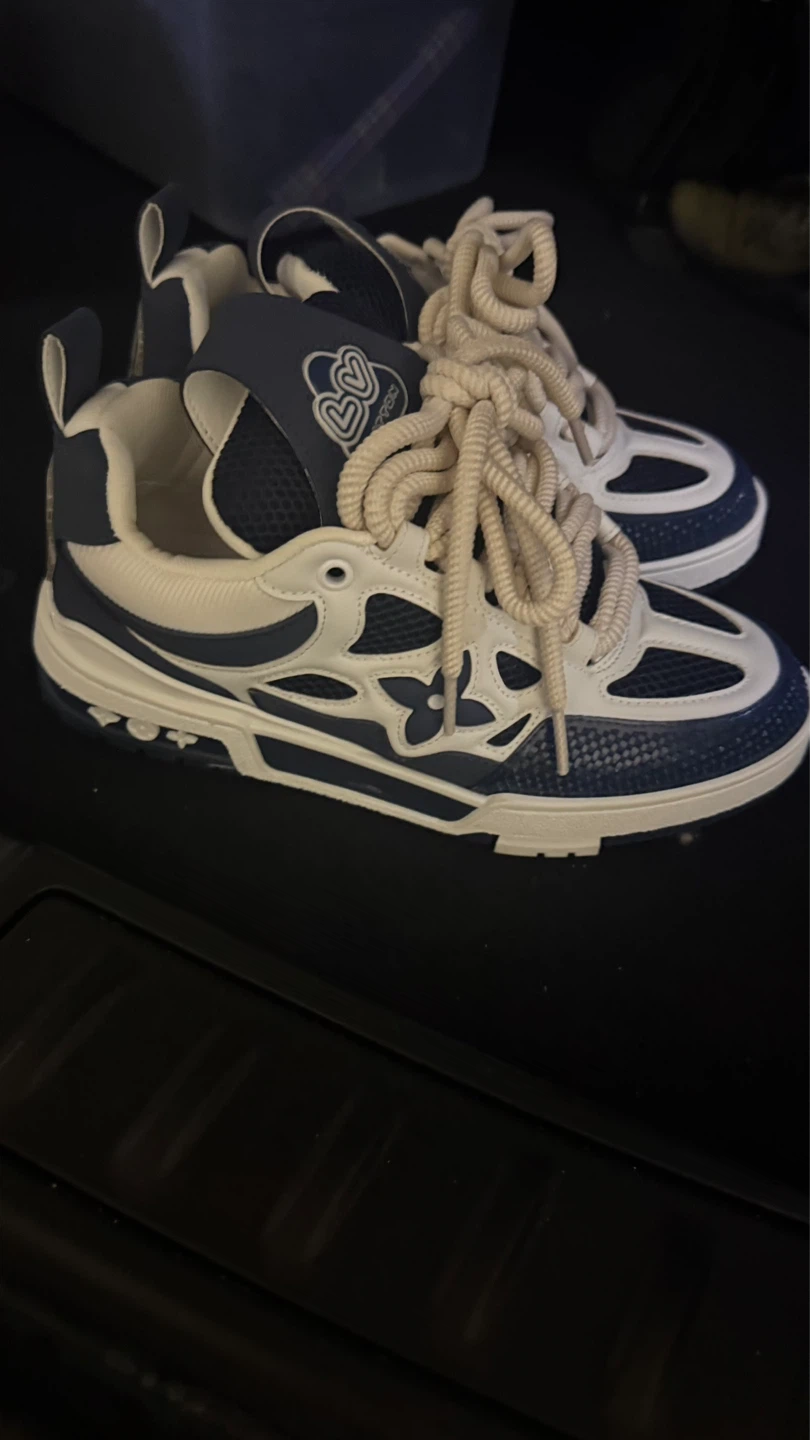Louis Vuitton White/Navy Sneakers Size 39