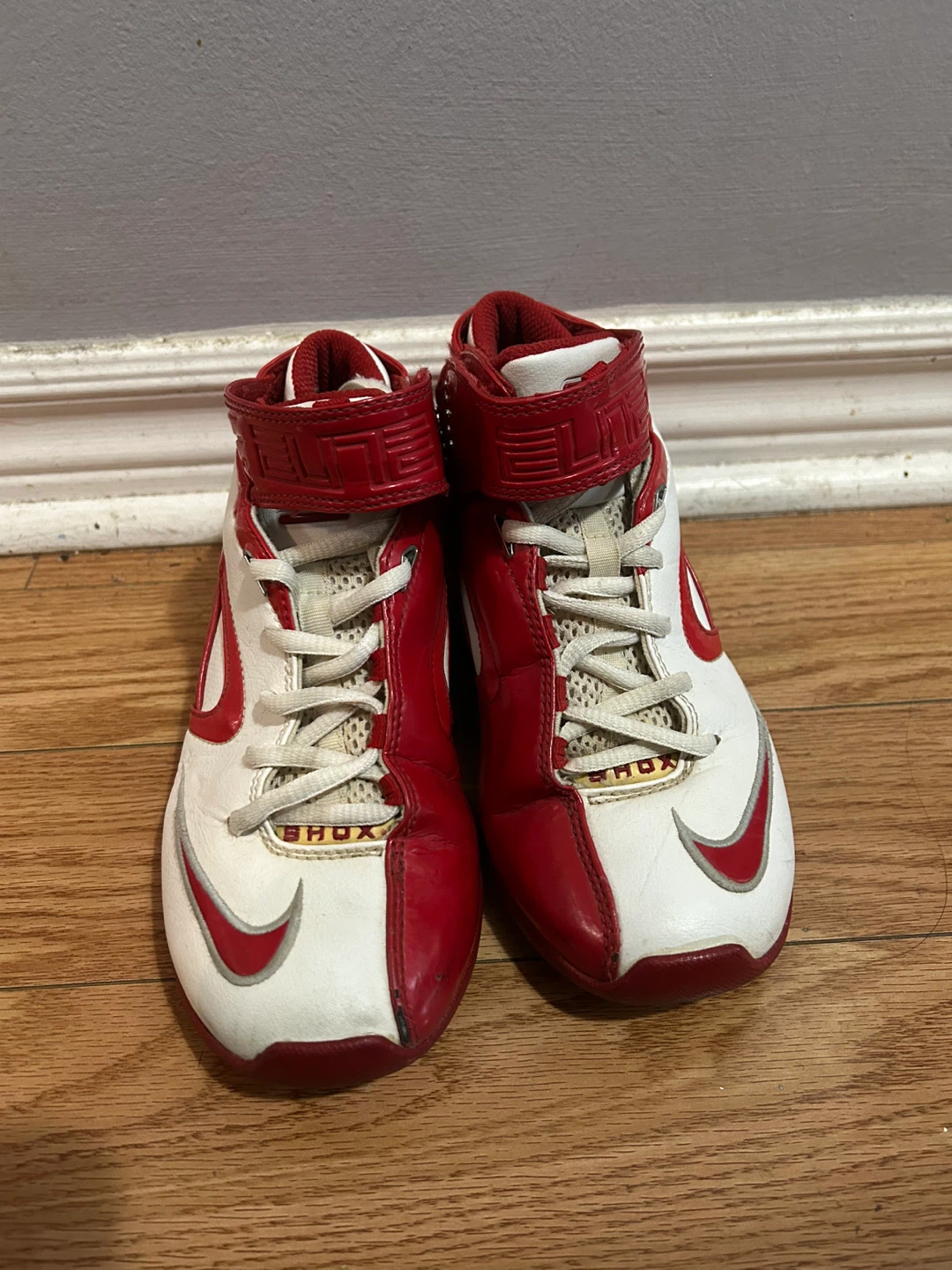 Size 5 Kids Nike Shox Elite Basketball Shoes - photo 2