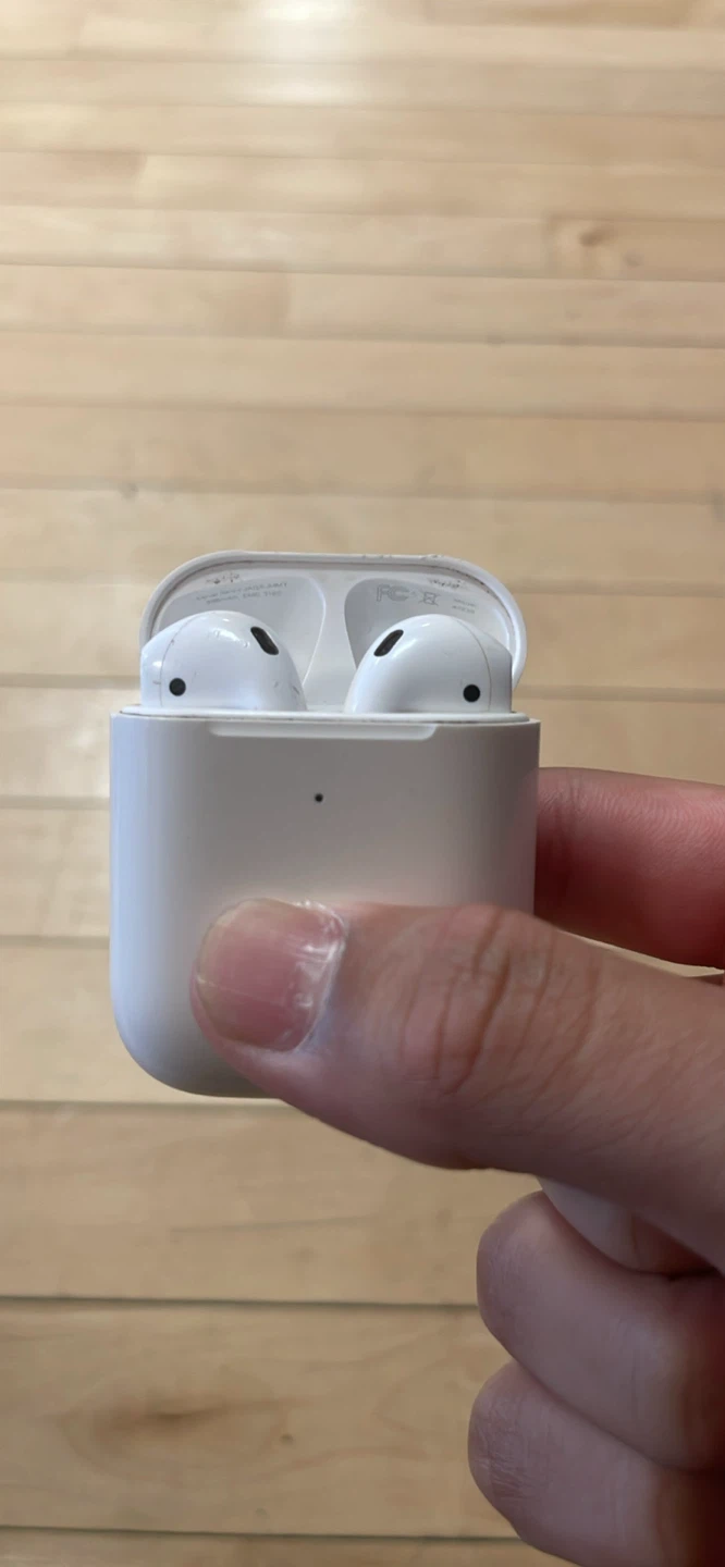 Apple AirPods (2nd Gen)