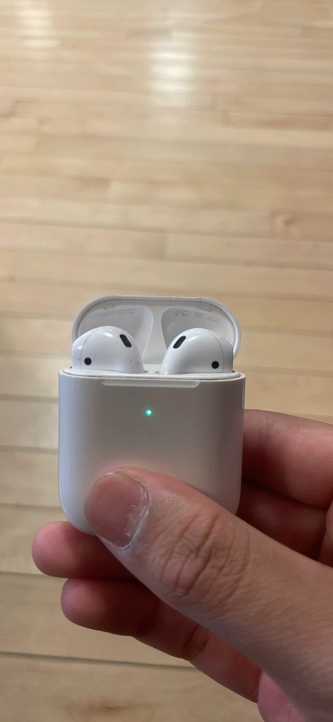 Apple AirPods (2nd Gen) - photo 4