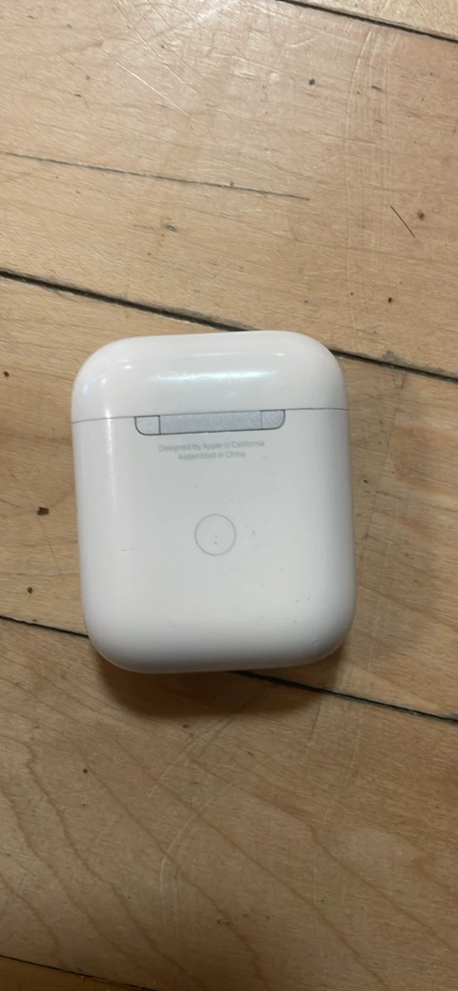 Apple AirPods (2nd Gen) - photo 2