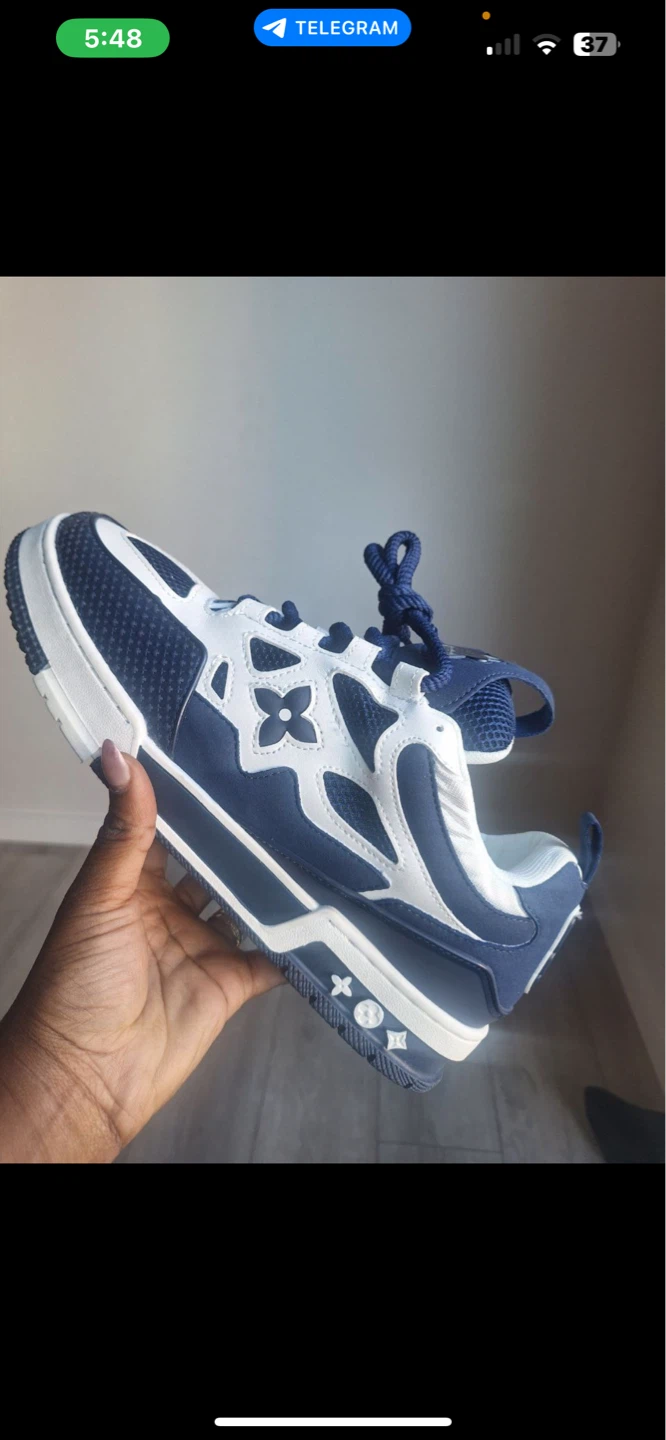 Louis Vuitton Sneakers