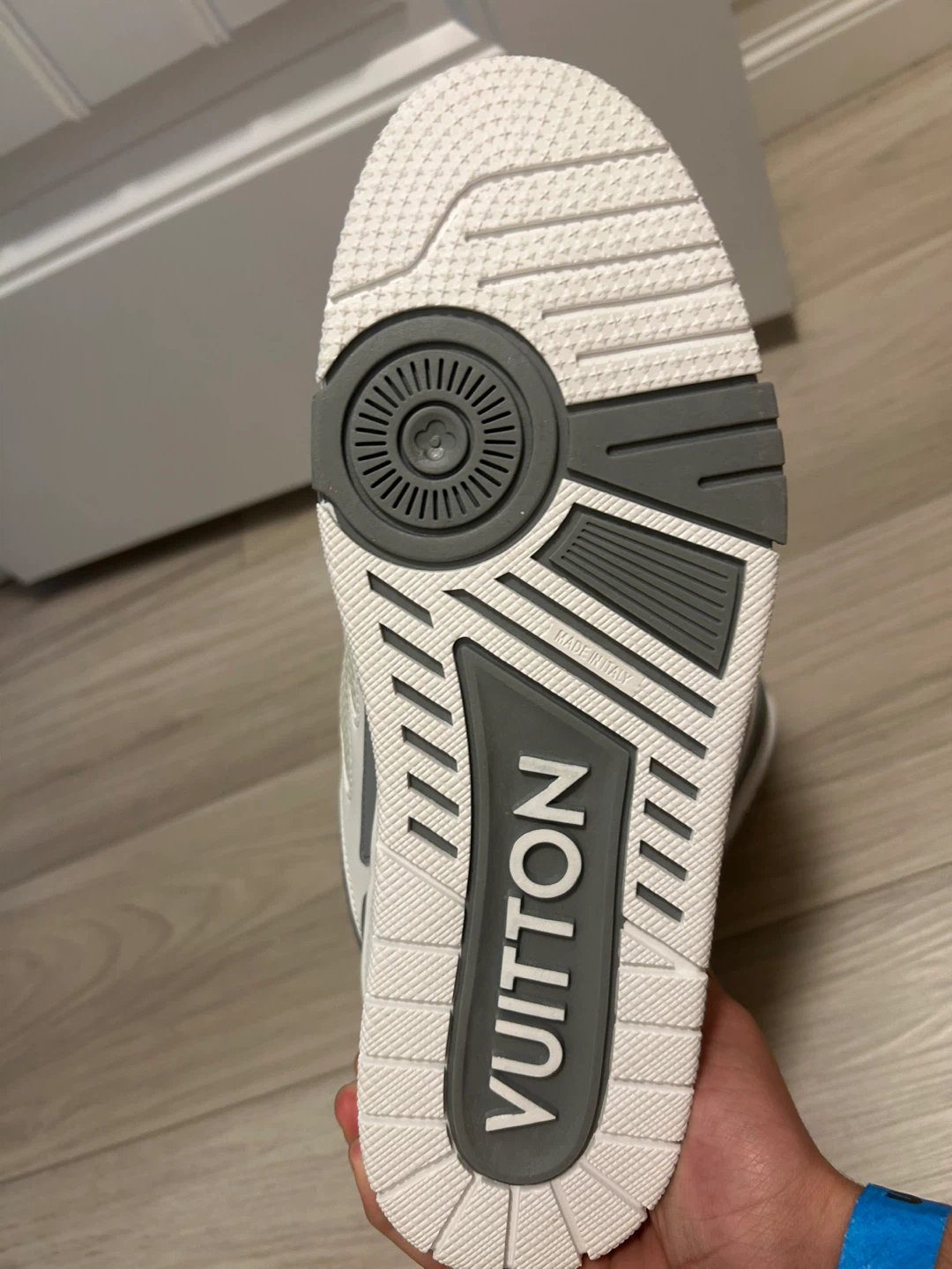 Louis Vuitton Sneakers - photo 5