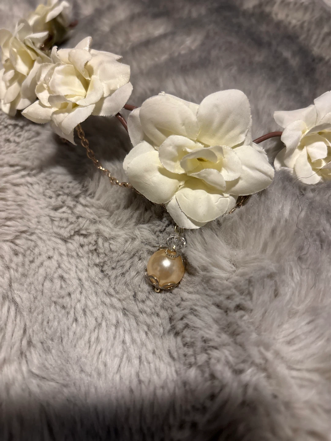 White Floral Headband with Pearl - photo 2