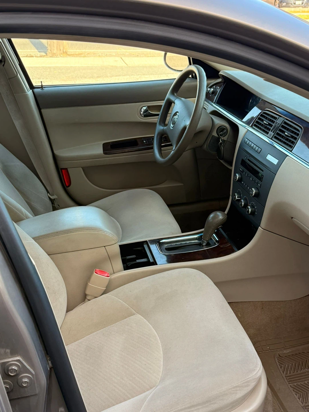 Buick LaCrosse Sedan - photo 2