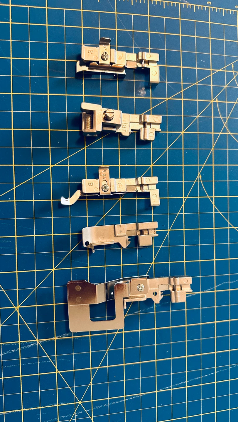 Serger sewing machine - photo 4