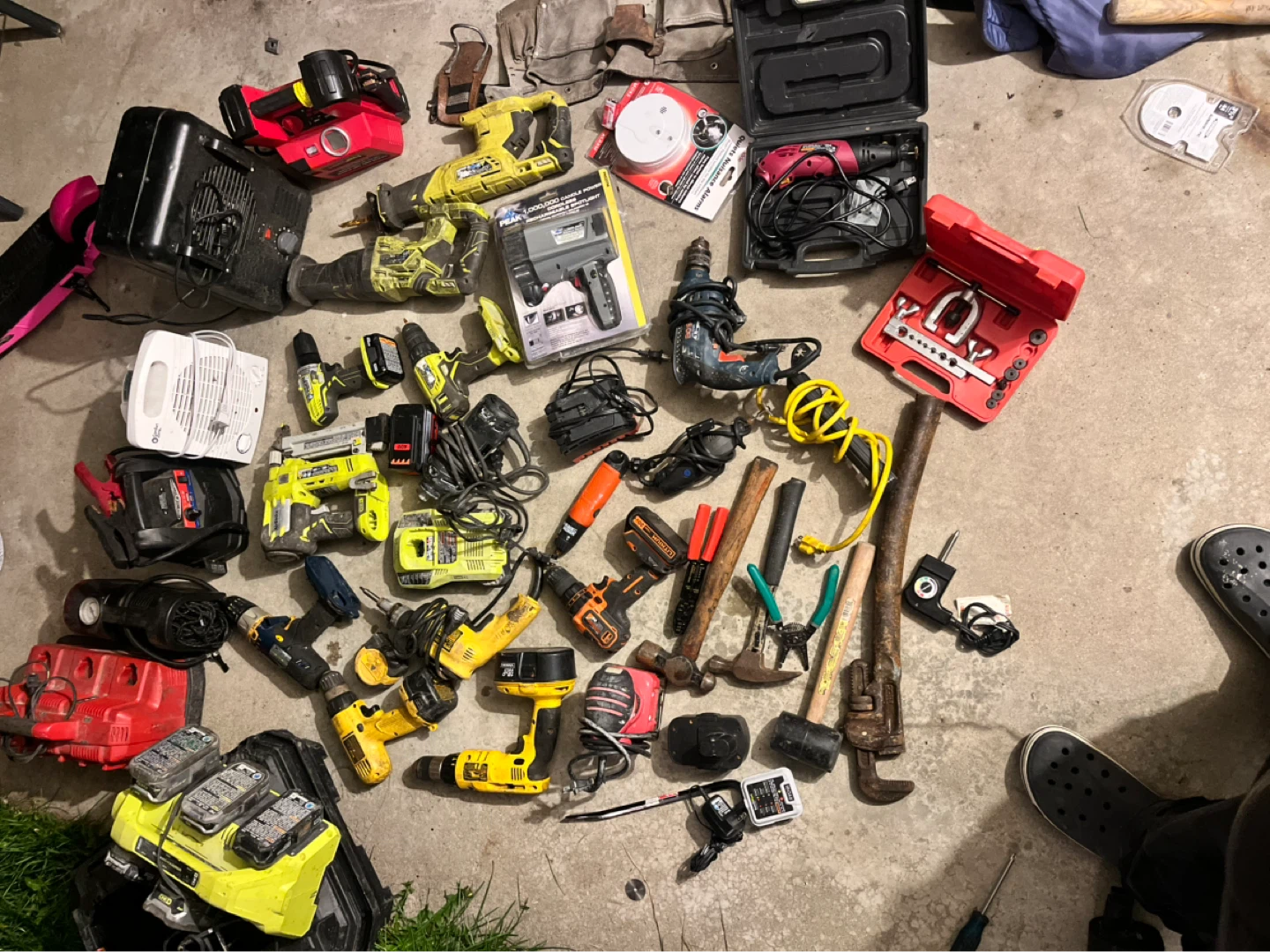 Cheap construction tools - photo 2