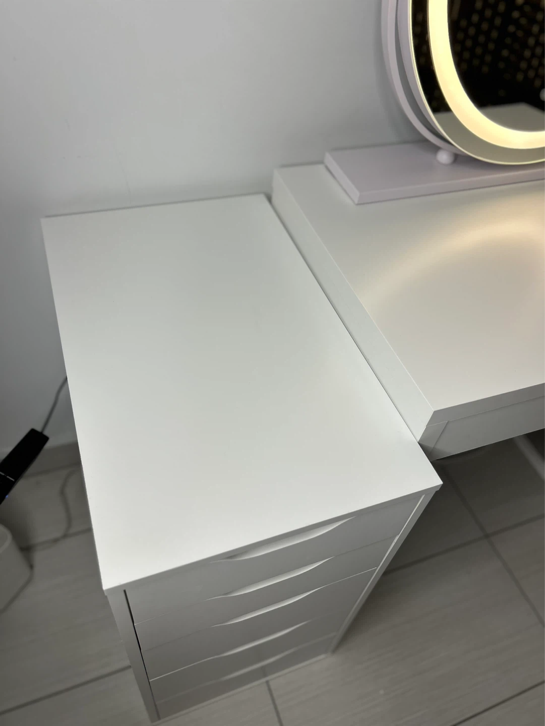 Modern Vanity Set with Adjustable LED Mirror - photo 3
