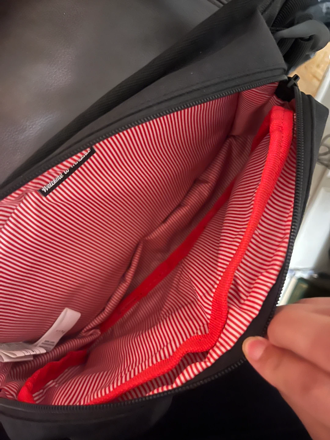 Herschel Black Sling Bag - photo 3