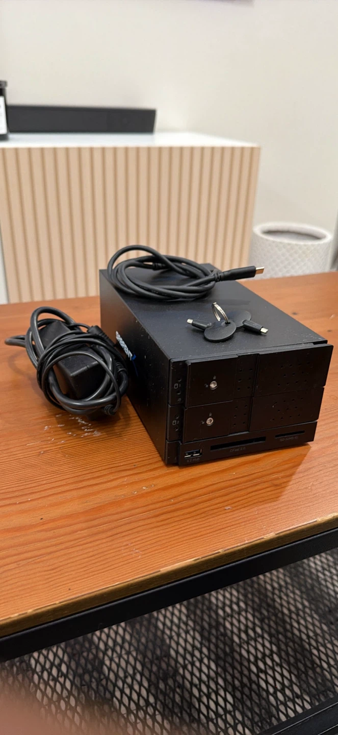 Sabrent 2-Bay USB 3.2 Gen 2 Tool-Free Enclosure - photo 5