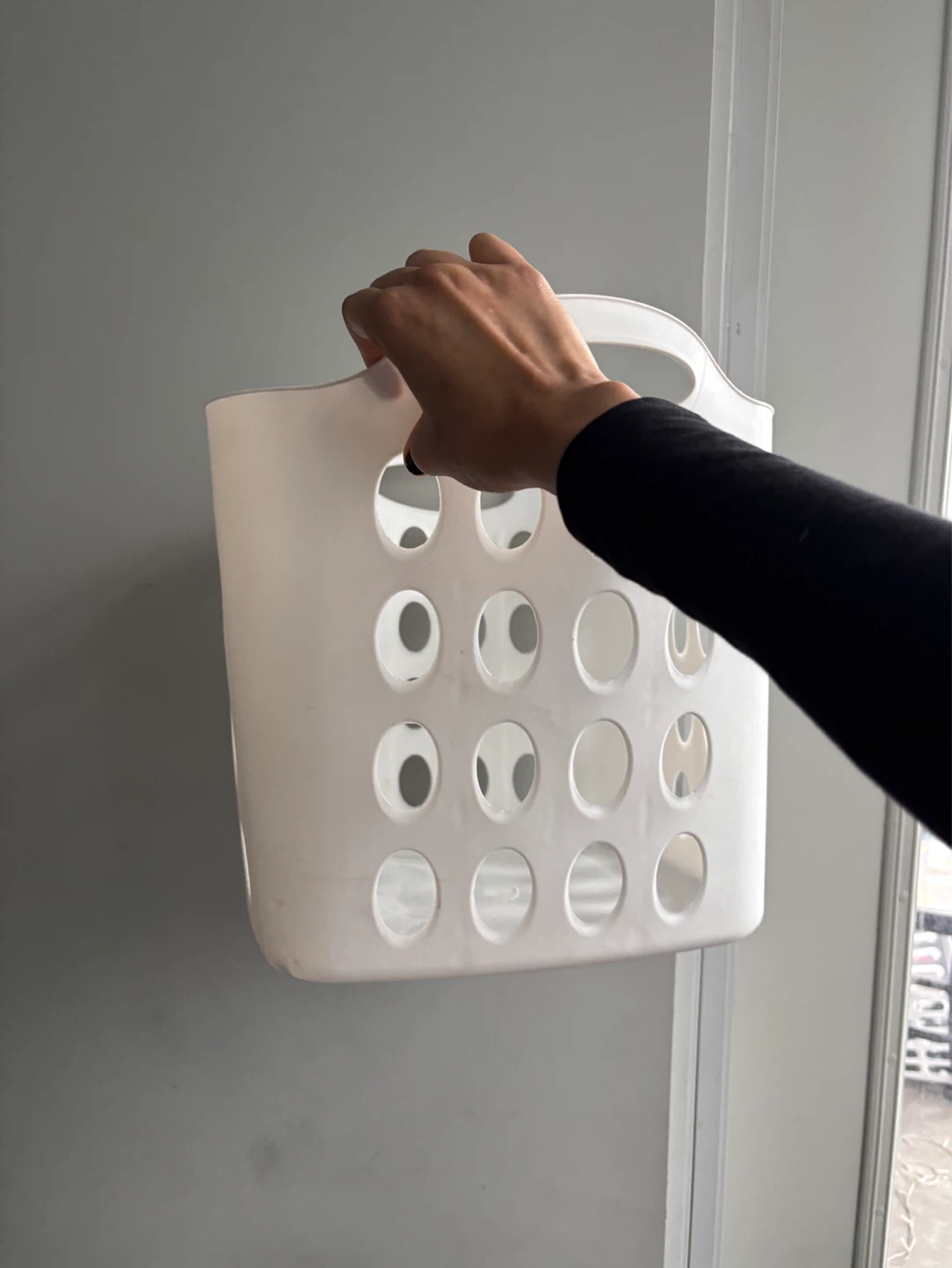 White Plastic Laundry Basket - photo 2