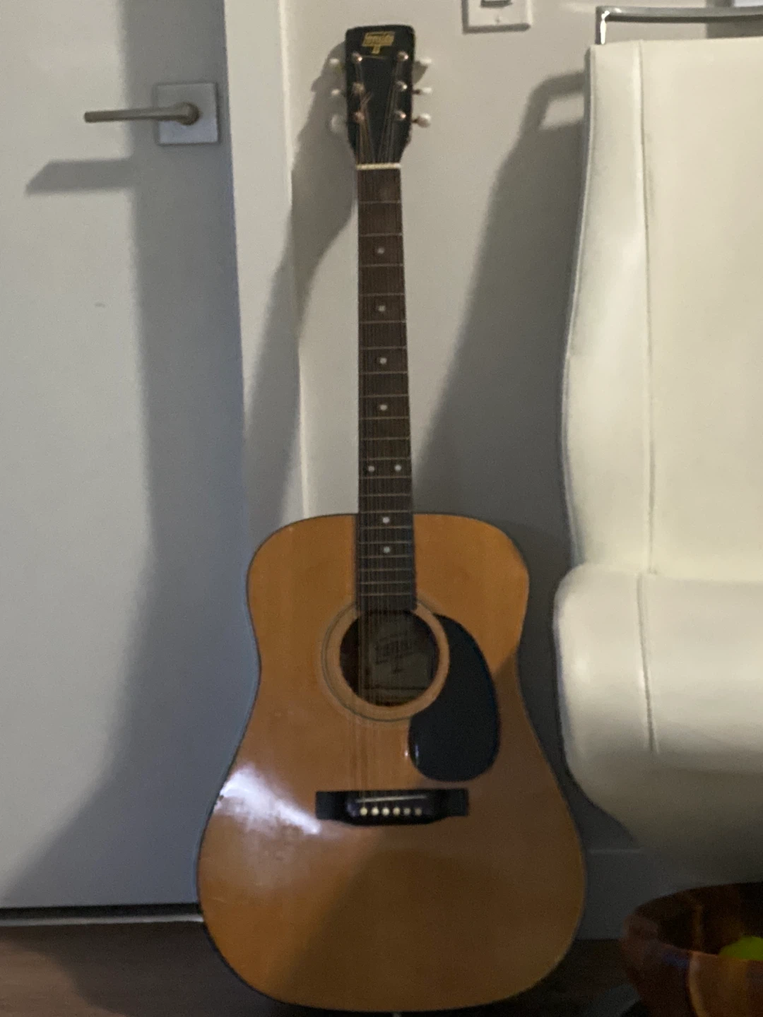 Hondo II Guitar [CHEAP]