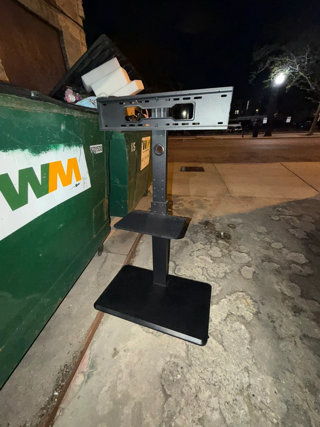 free items off of Broadway and W. Hawthorne Pl.