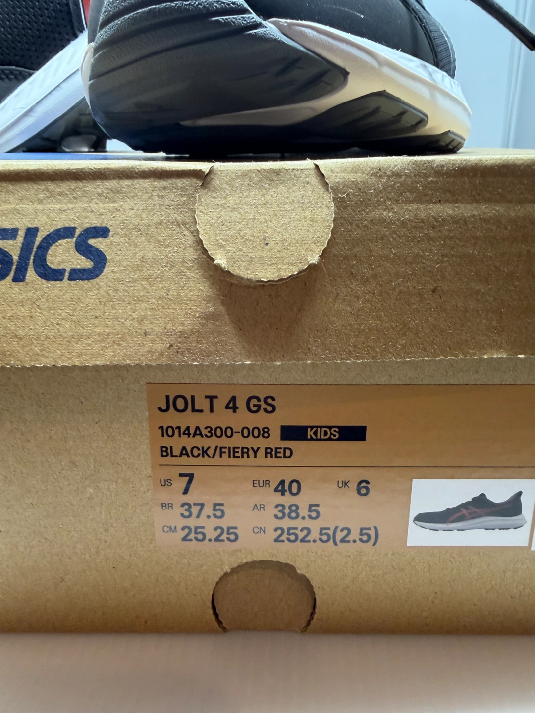 Youth Asics Jolt 4 GS black red running shoes - 7 kids - photo 2