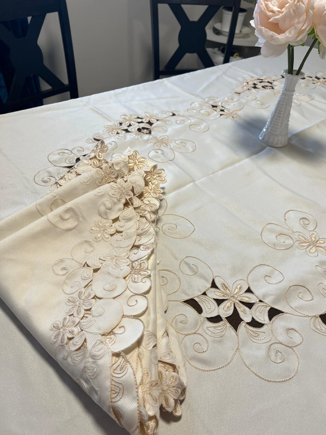 Lacey 8-seat Dinner Tablecloth and Sidetable Set - photo 3