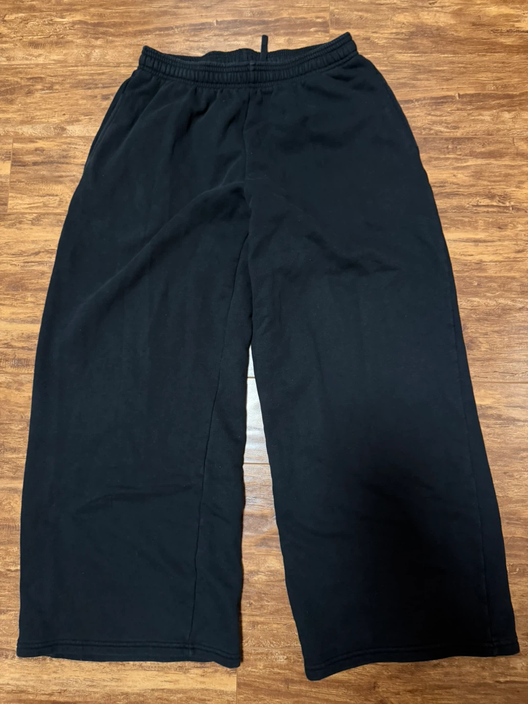 Uniqlo Black Wide Leg Sweatpants