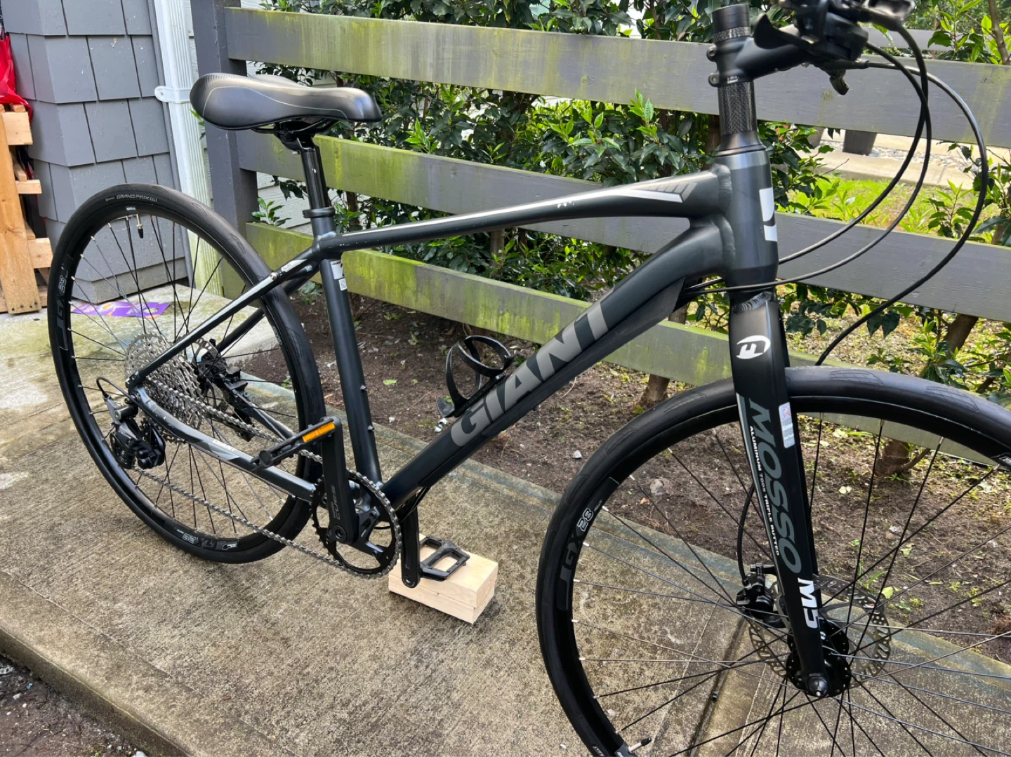 Giant roam 2 disc Size medium / commuter bike