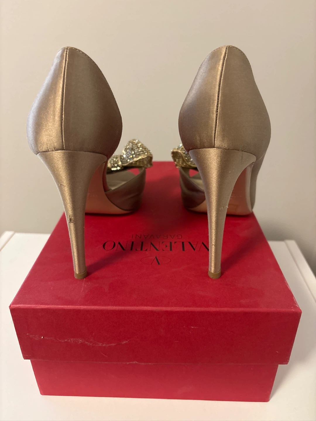 Valentino Garavani Embellished Bow Heels - photo 5