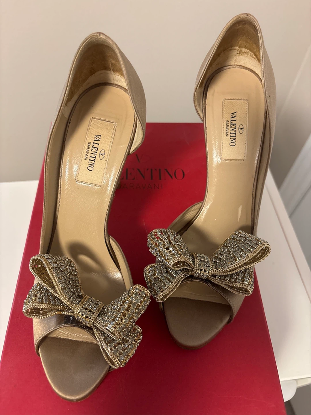 Valentino Garavani Embellished Bow Heels