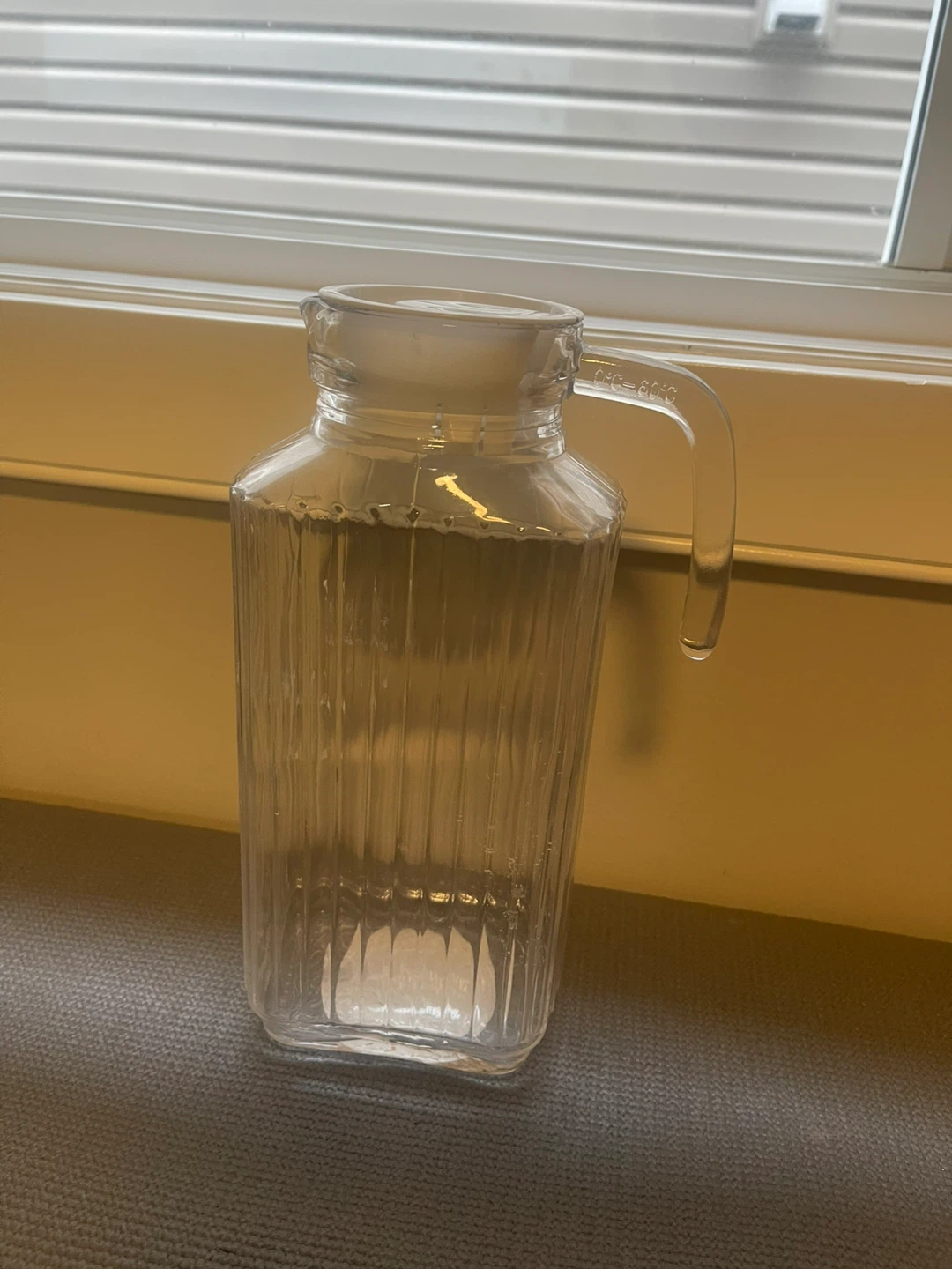 Glass jug