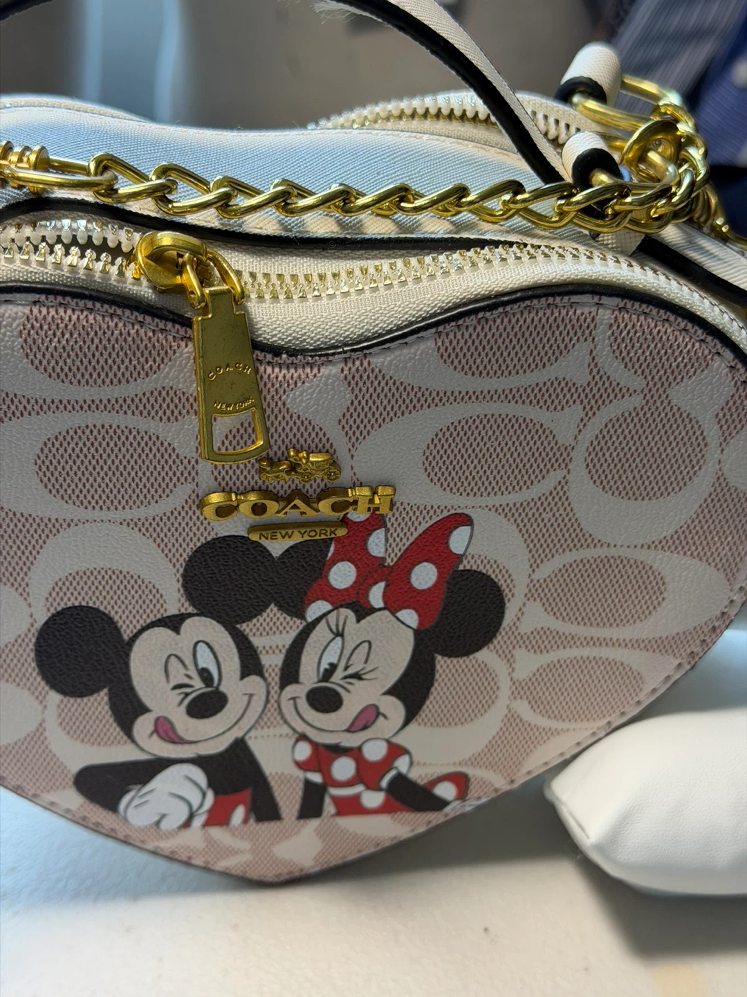 Coach Disney x Minnie & Mickey Mouse Heart Crossbody Bag - photo 3
