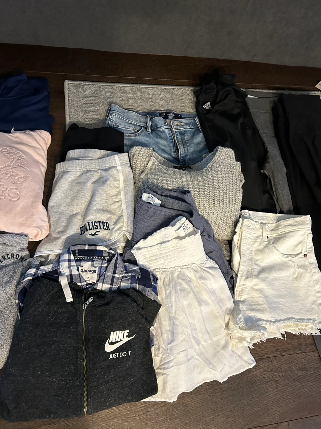 23 pieces-women's casual tops and bottoms - photo 3