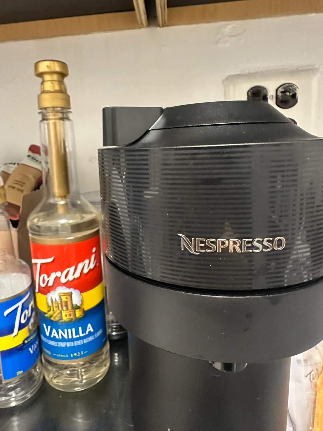 Nespresso Coffee Machine+ capsule stand - photo 2
