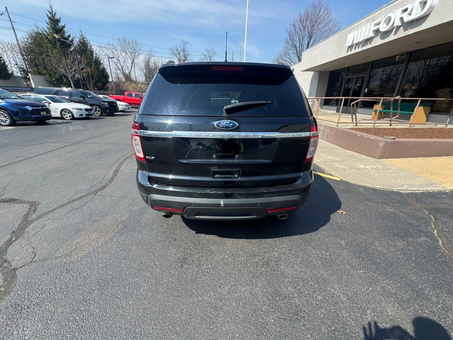 Black Ford Explorer XLT SUV - photo 2