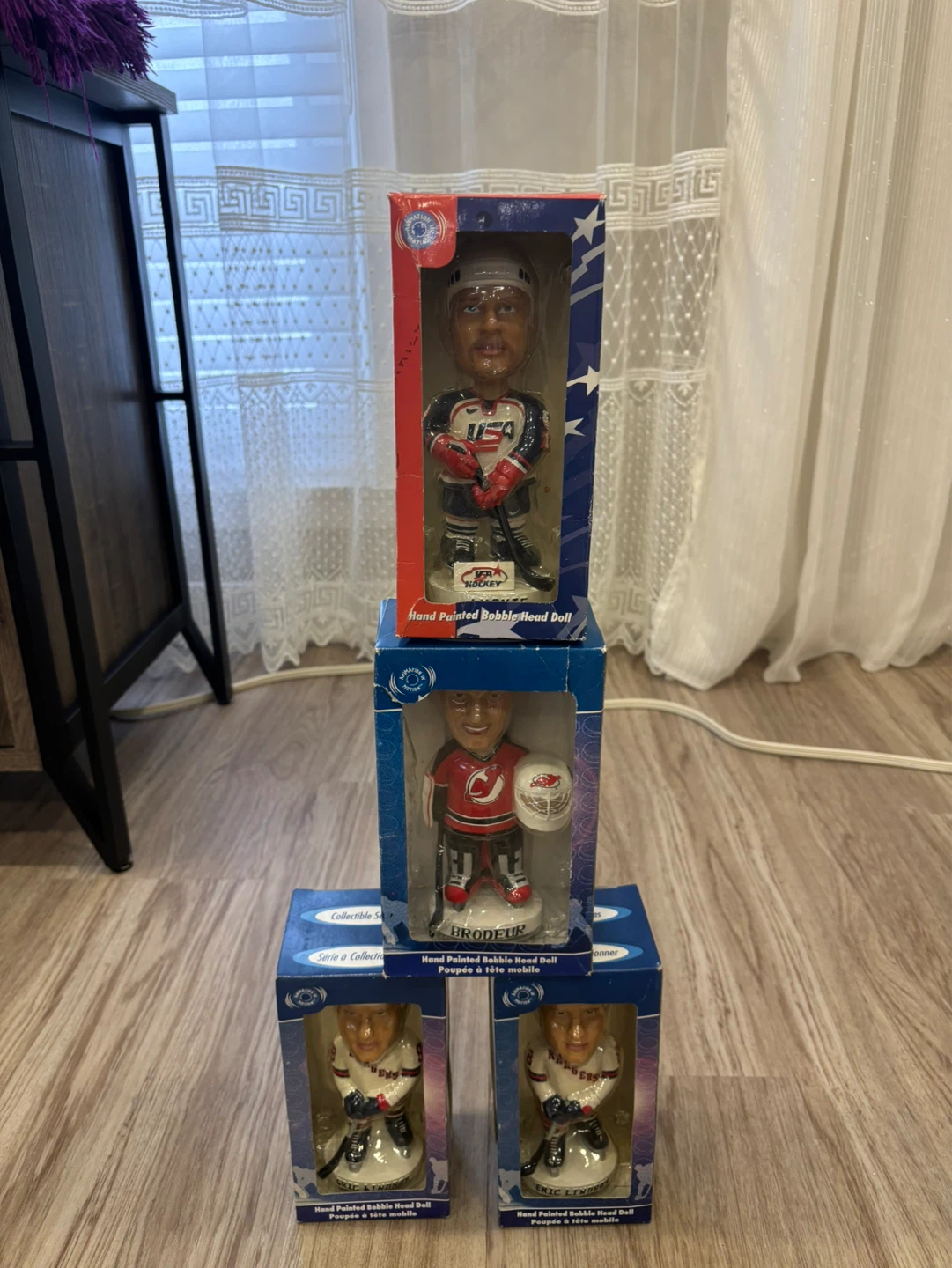 Set of 4 Hockey Player Bobbleheads - photo 3