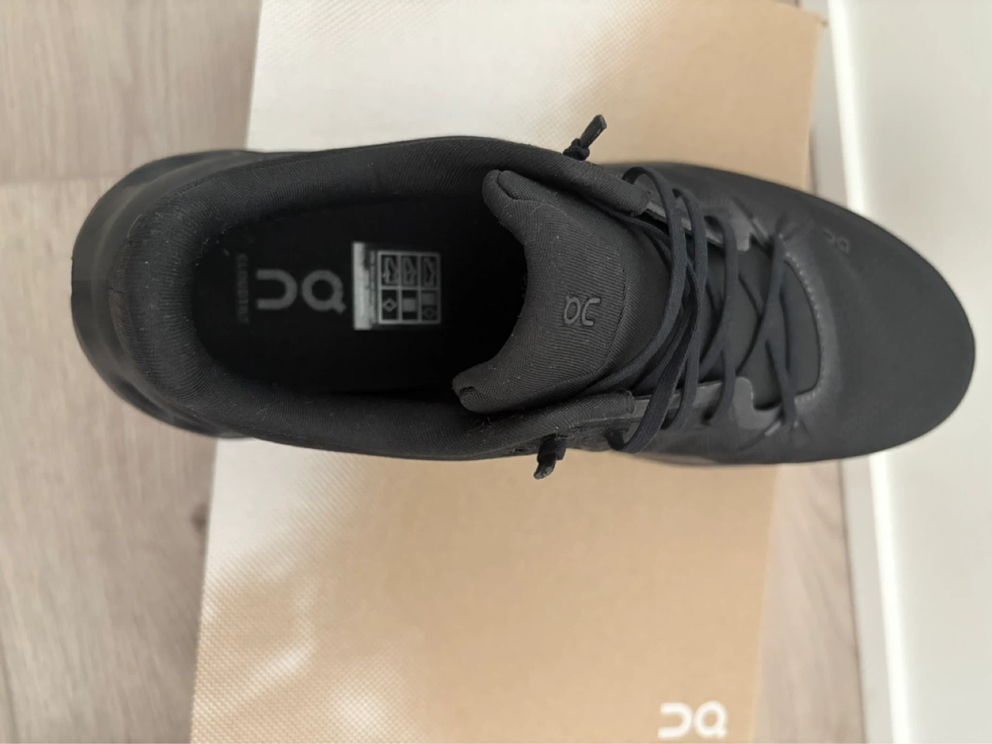 ON Cloudtilt Running Shoes - Black - US M 9 - photo 4