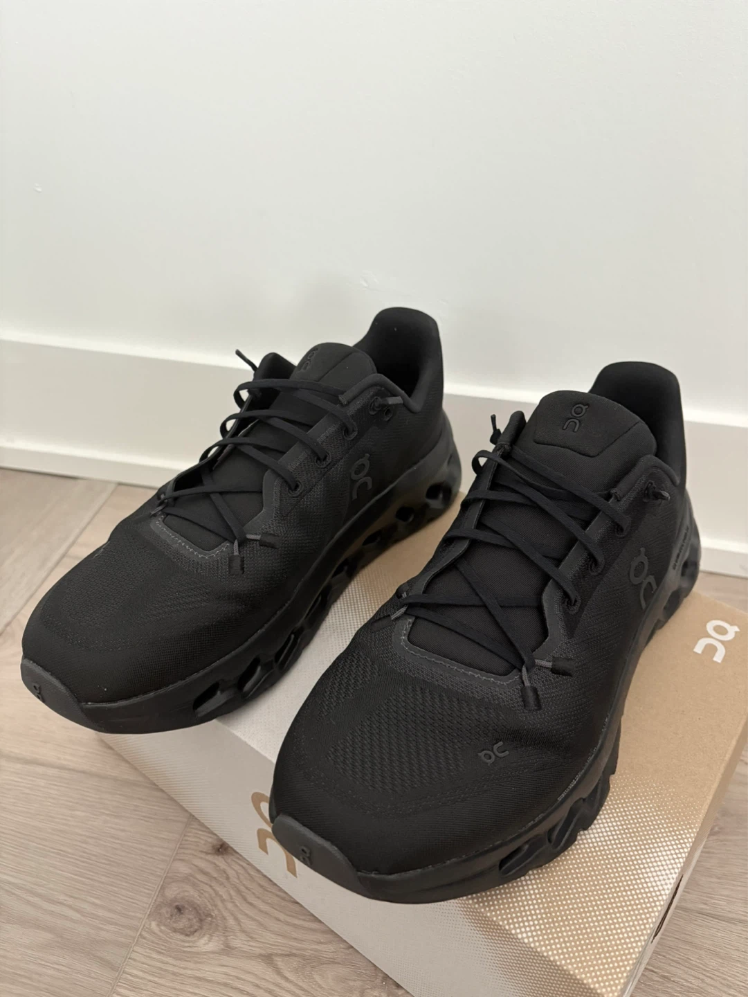 ON Cloudtilt Running Shoes - Black - US M 9 - photo 2