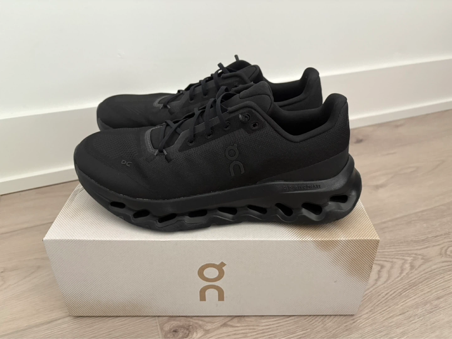 ON Cloudtilt Running Shoes - Black - US M 9