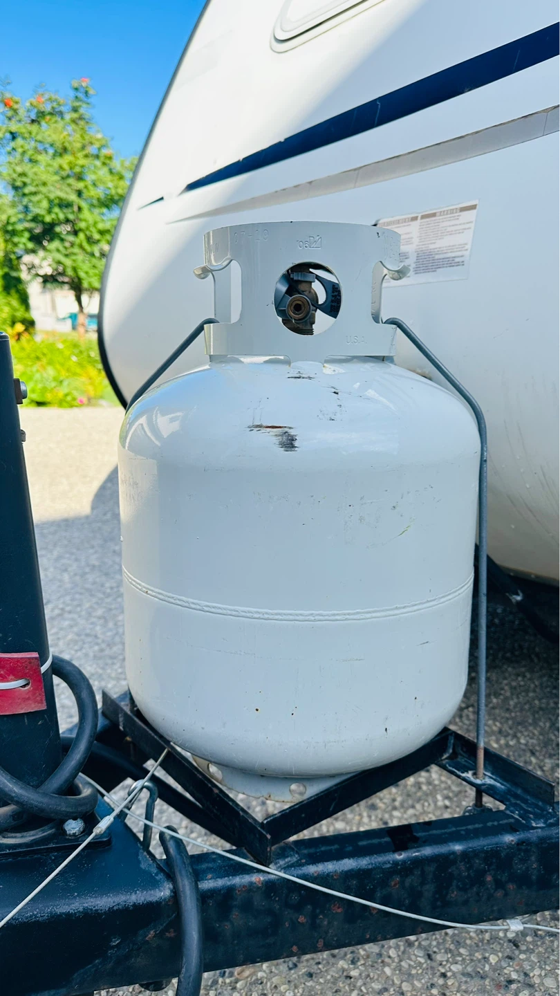 Single propane tank holding rods for RV - photo 3