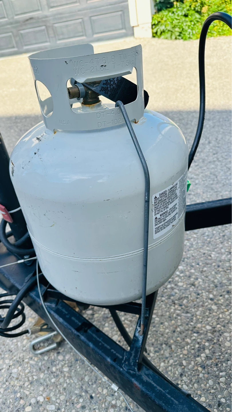 Single propane tank holding rods for RV - photo 2