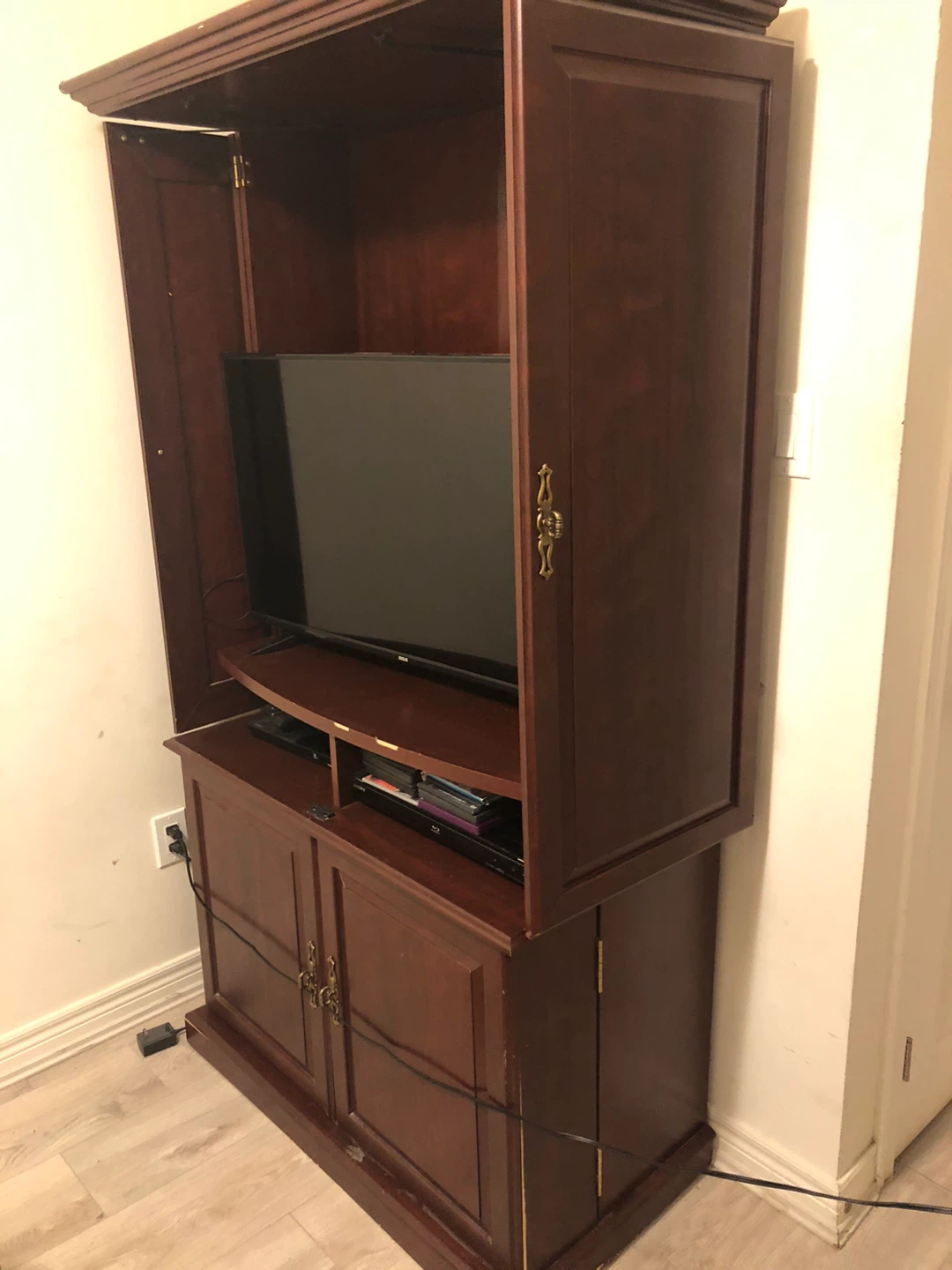 Wooden Entertainment Unit with Cabinet Storage - photo 2