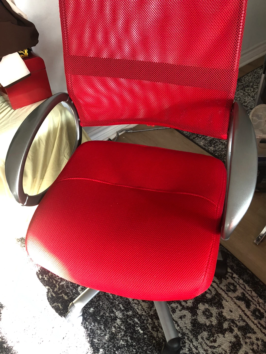 Red Office Chair - photo 2