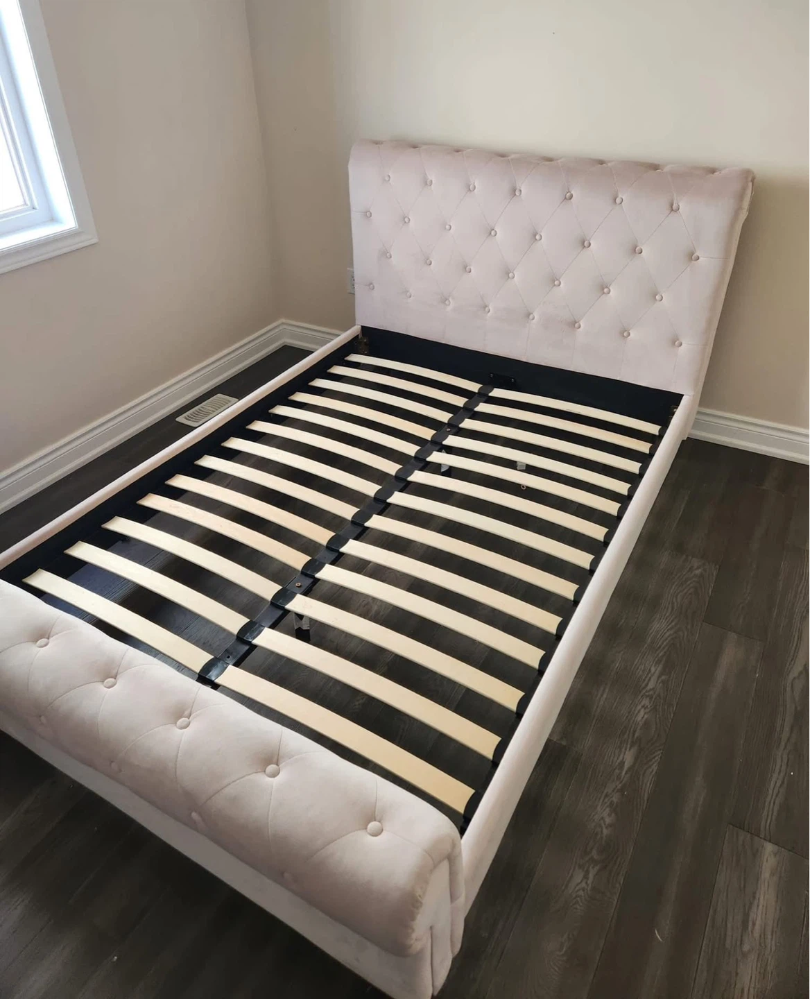 Structube Pink Velvet Tufted Bed Frame with Headboard - photo 3