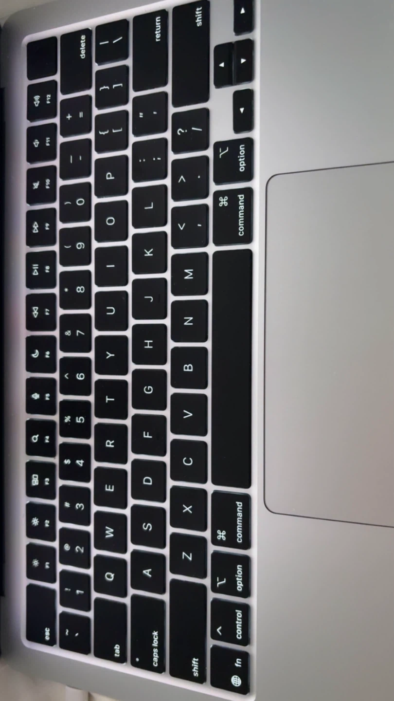 Apple MacBook Air 13-inch M4 - photo 2